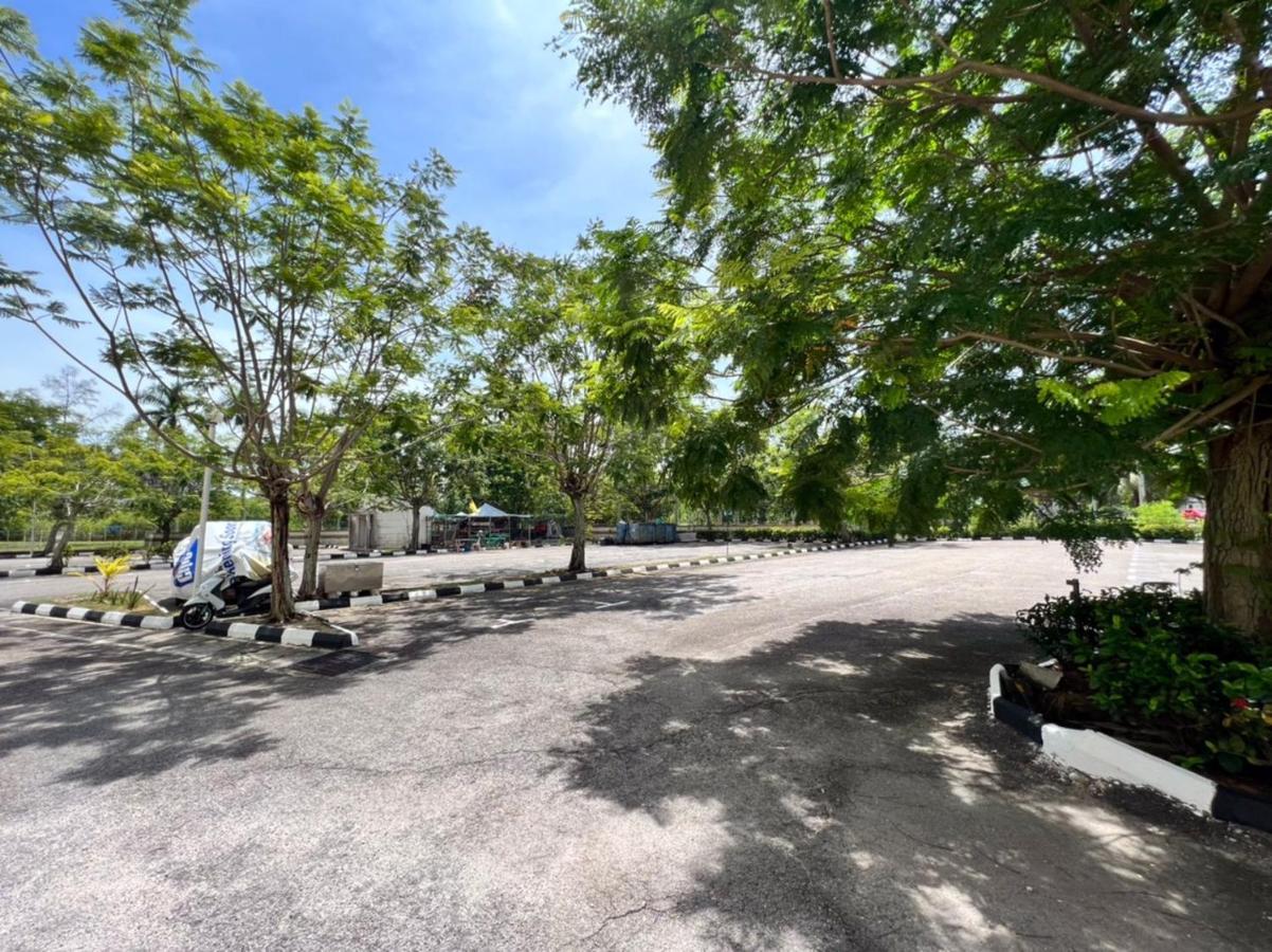Maya Apartment Bay View Villas Port Dickson Exterior photo